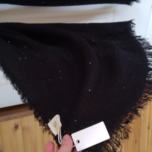 Pretty Persuasions women's black and sequins scarf with tags New - Picture 16 of 17